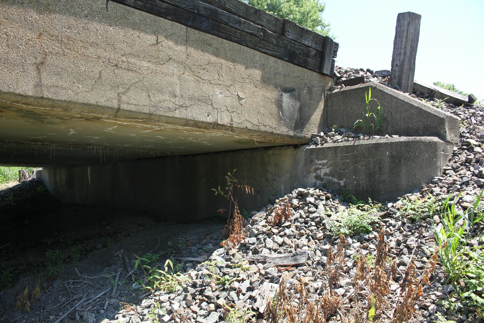 South abutment